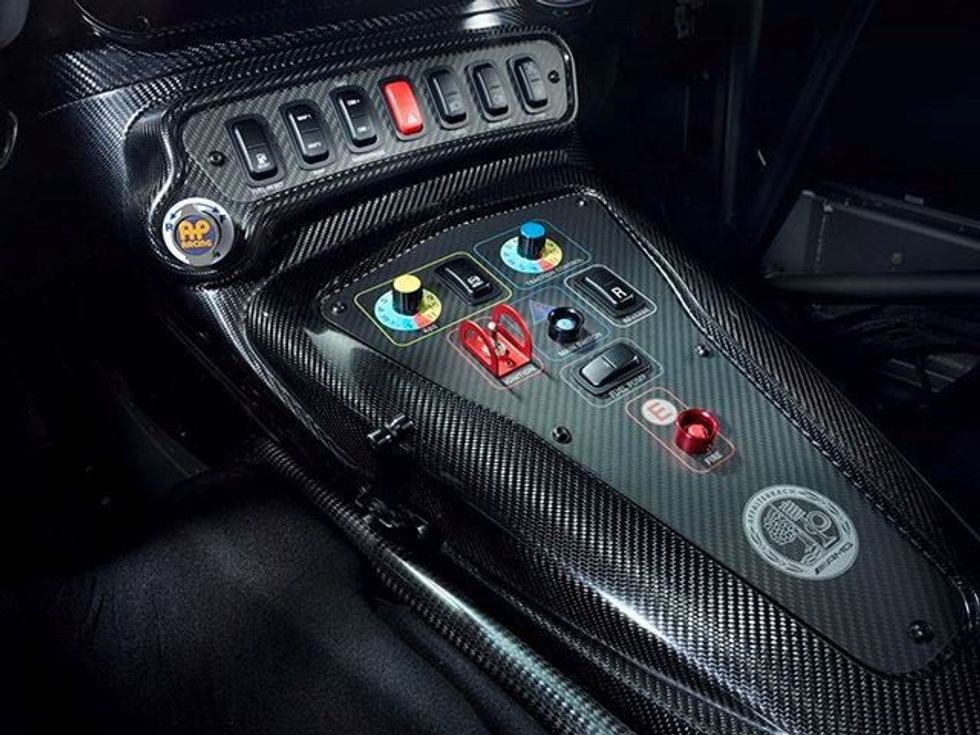 Mercedes AMG sjelle makinen e re te garave foto 10