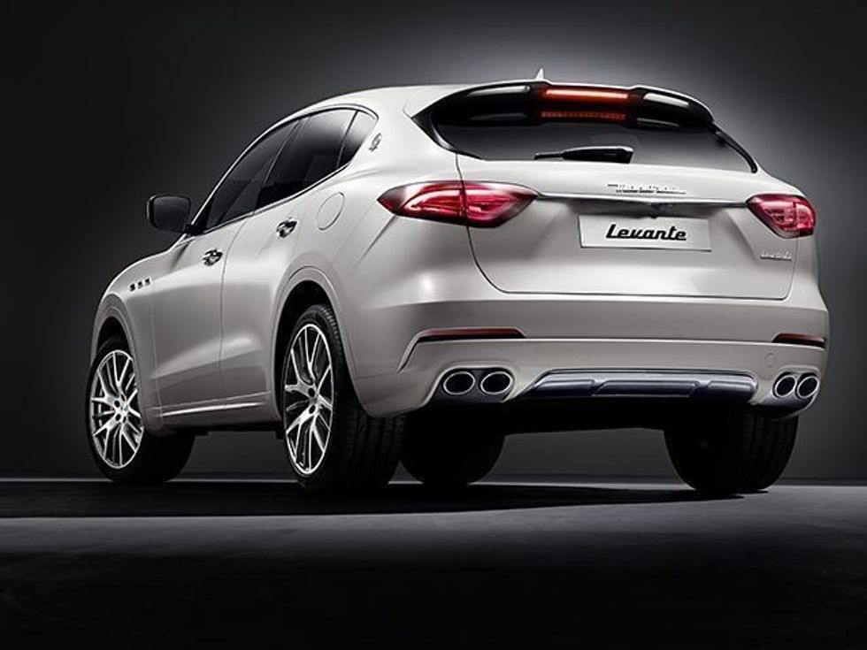 mercedes-po-punon-ne-nje-amg-per-ta-konkurruar-maserati-levante-foto-2