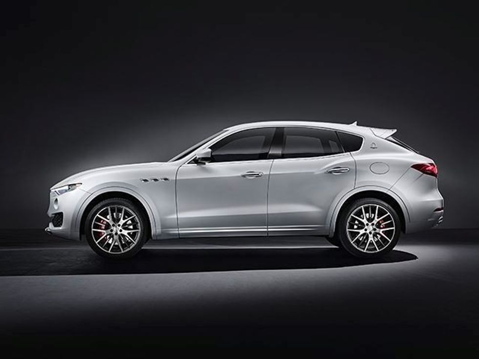 mercedes-po-punon-ne-nje-amg-per-ta-konkurruar-maserati-levante-foto-3