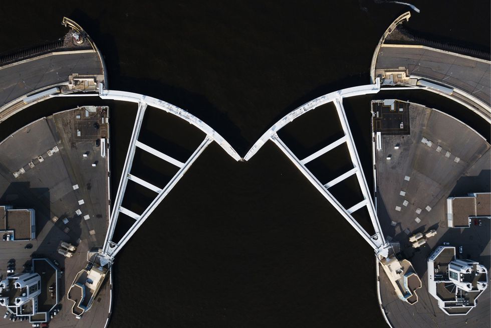 merlin 163585041 5818213a edcb 4359 ac4f 4243a003e9f9 superJumbo