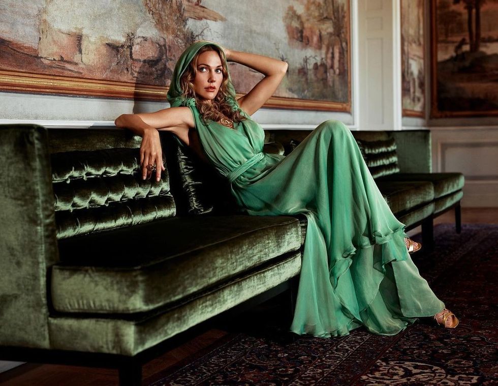 meryemuzerlimeryem 317015717 682850143207199 2534411541771360754 n