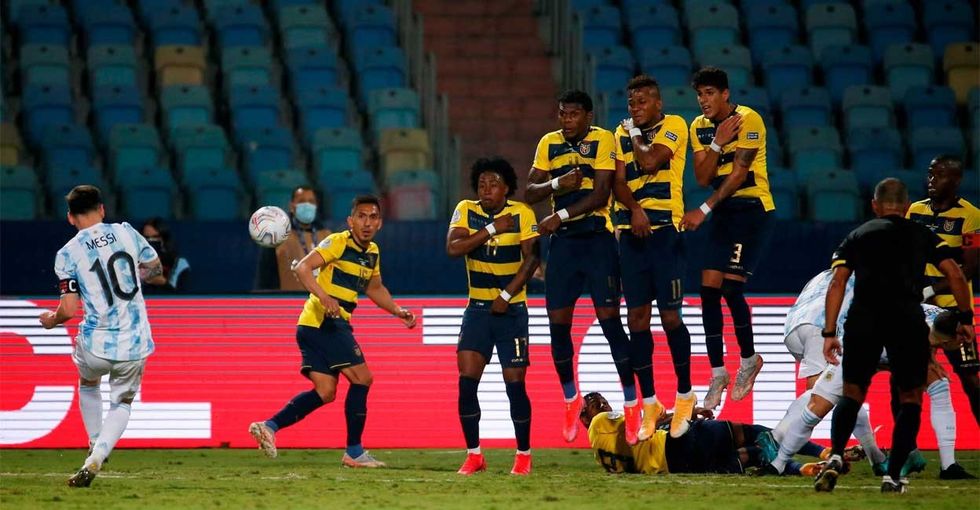 mess free kick goal vs ecuador