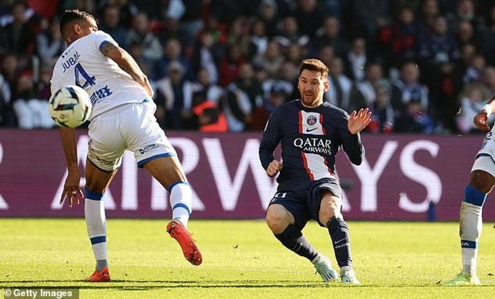 Messi po kalon një sezon të mirë pasi pati vështirësi gjatë sezonit të tij të parë me Paris Saint-Germain