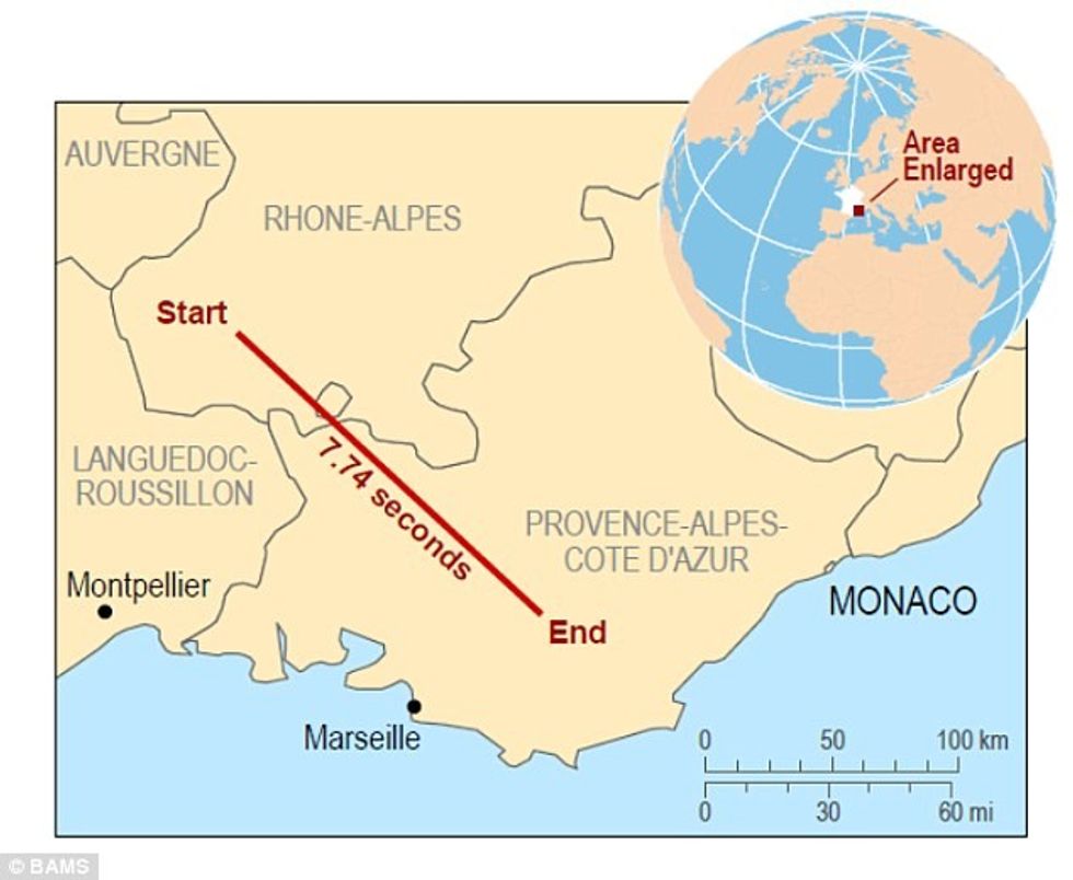 Meteorologët tregojnë për vetëtimën më të gjatë të regjistruar ndonjëherë foto 3