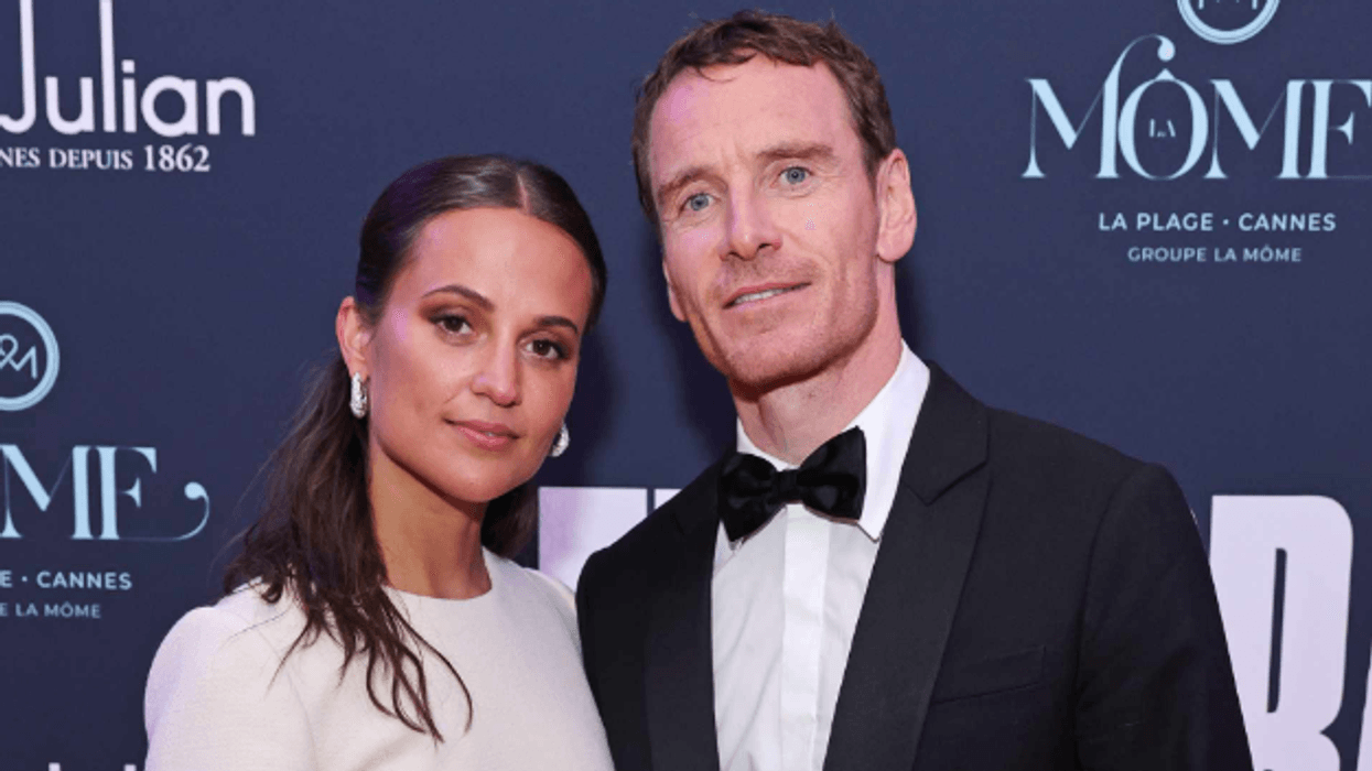 Michael Fassbender zbulon aksidentalisht emrin e të birit në një serial televiziv për herë të parë pas pesë vitesh