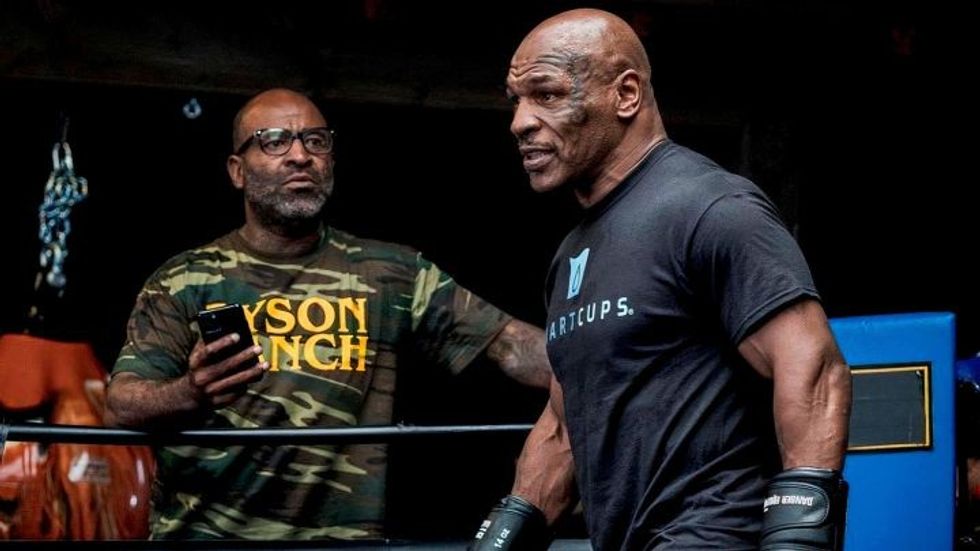 Mike Tyson vs Roy Jones Jr: preview and predictions - AS.com