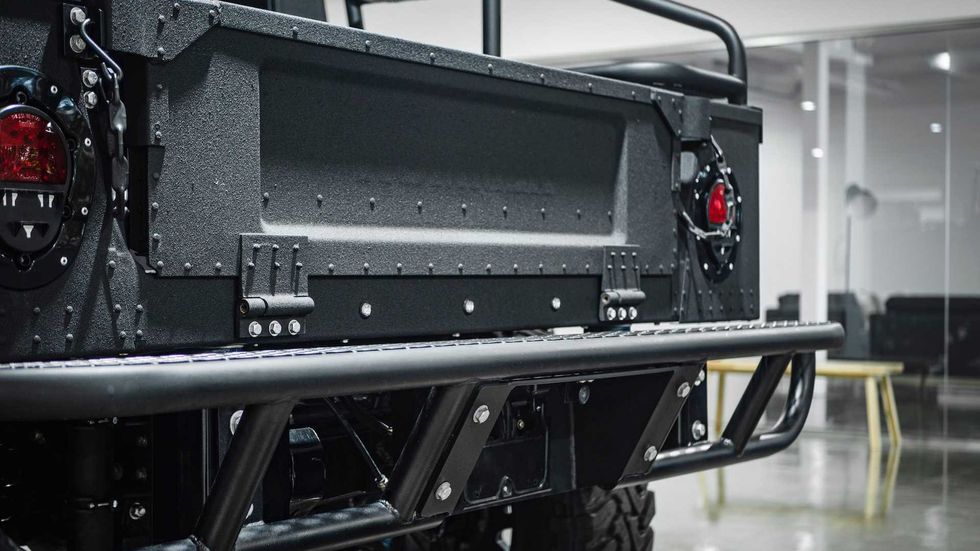 mil spec hummer h1 with 1 000 lb ft of torque 4