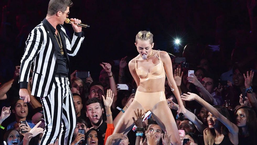 miley cyrus vma performance robin thicke