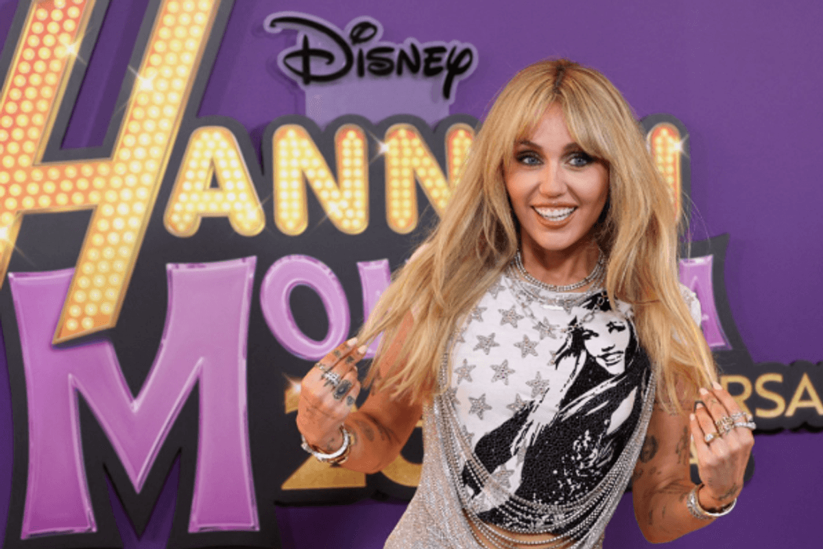 Miley Cyrus dhe yjet e tjerë festojnë 20-vjetorin e “Hannah Montana" Miley Cyrus dhe yjet e tjerë festojnë 20-vjetorin e “Hannah Montana