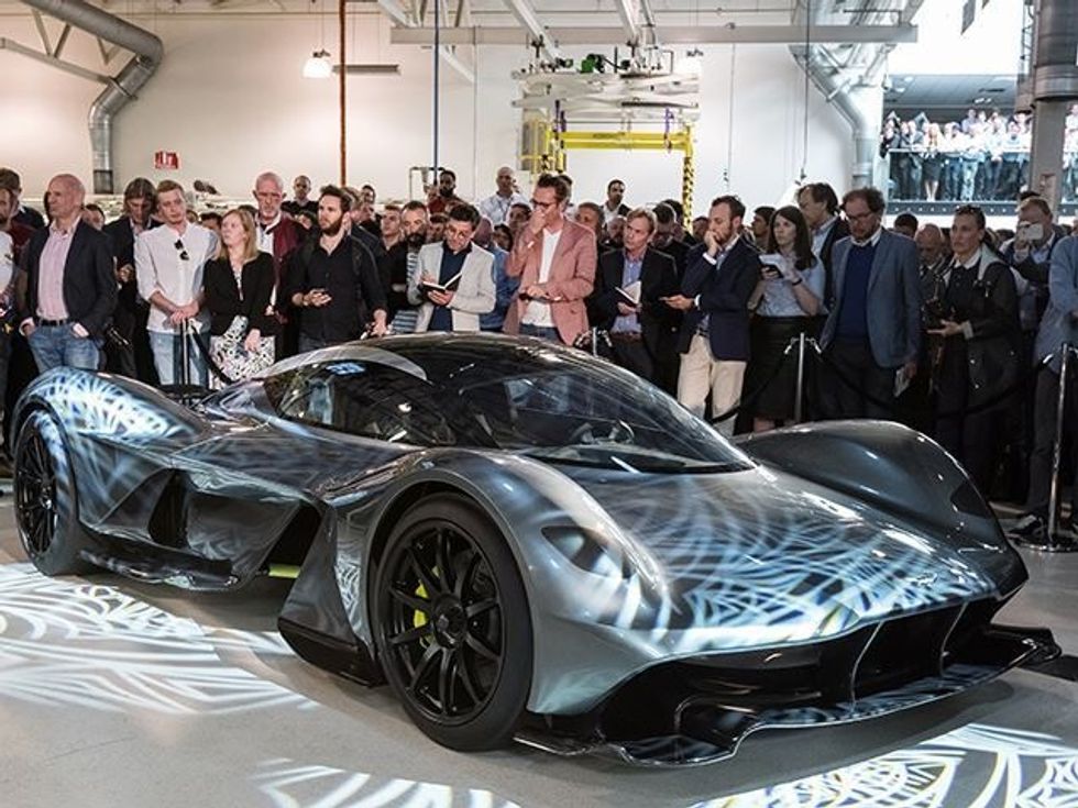 Miliarderët e zhgënjyer me veturën që është krijuar nga Aston Martin dhe Red Bull foto 2