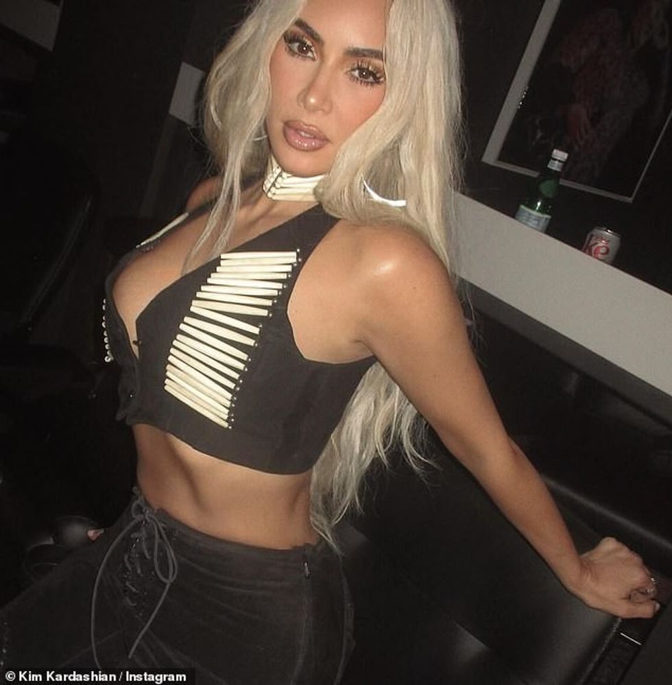 Miliarderja 43-vjeçare angazhoi 362 milionë ndjekësit e saj teksa postoi shumë postime nga nata dhe nënshkrimi i teksteve të Janet: