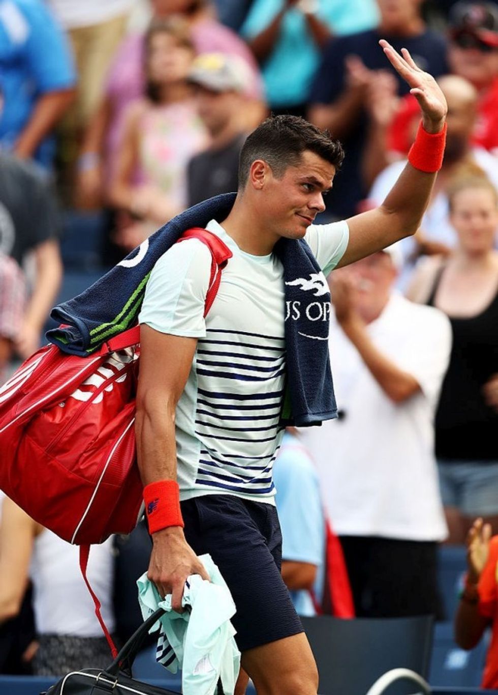 Milos Raonic përshëndetet me shikuesit pasi turpërohet prej amerikanit
