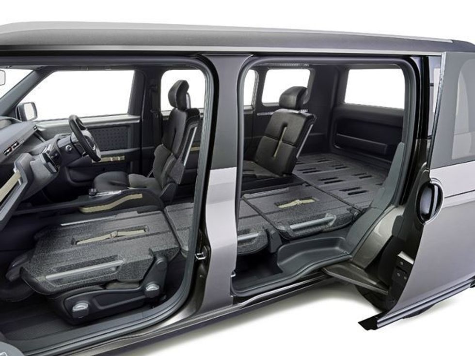 Mini furgoni nga Toyota që po pëlqehet nga të gjithë foto 6