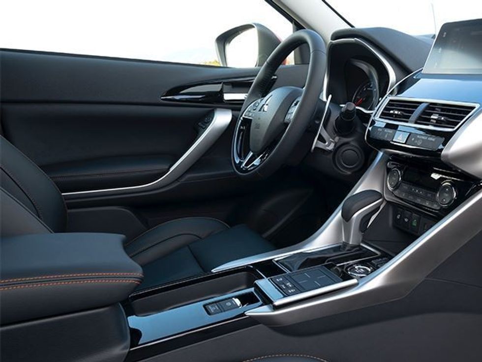 Mitsubishi sjellë kupenë sportive Eclipse në një formë tjetër foto 7