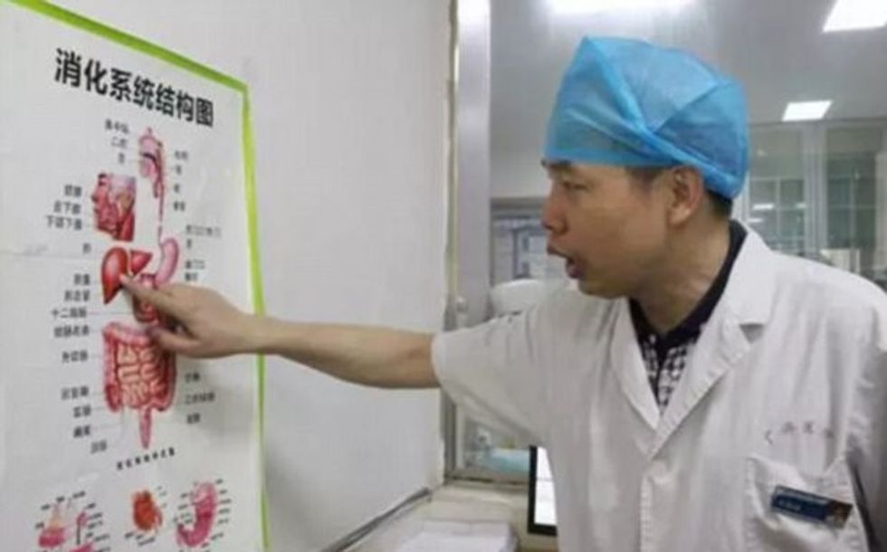 Mjekët ia largojnë më se 200 gurë tregojne arsyen e formimit te tyre foto 4