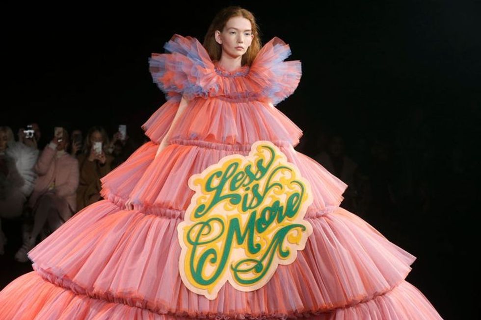 model walks the runway during the viktor rolf spring summer news photo 1098421168 1548268239