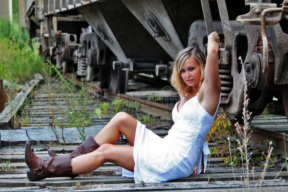 model white dress 22913438