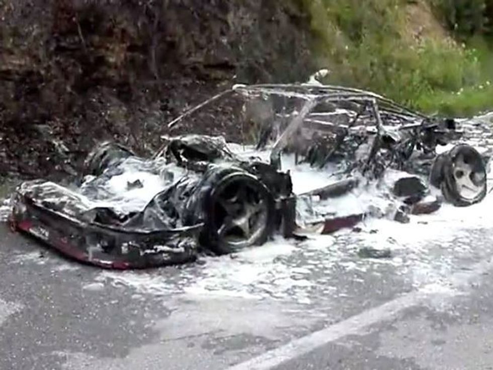 Modeli i rrallë Ferrari iu dogj derisa po shkonte ta nderronte me nje LaFerrari foto 2