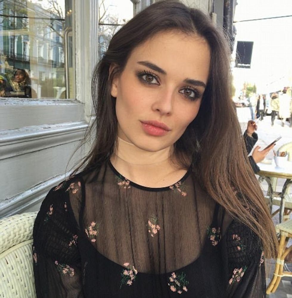 Modelja përplasi makinën Ferrari që kushton afro 500 mijë euro foto 2