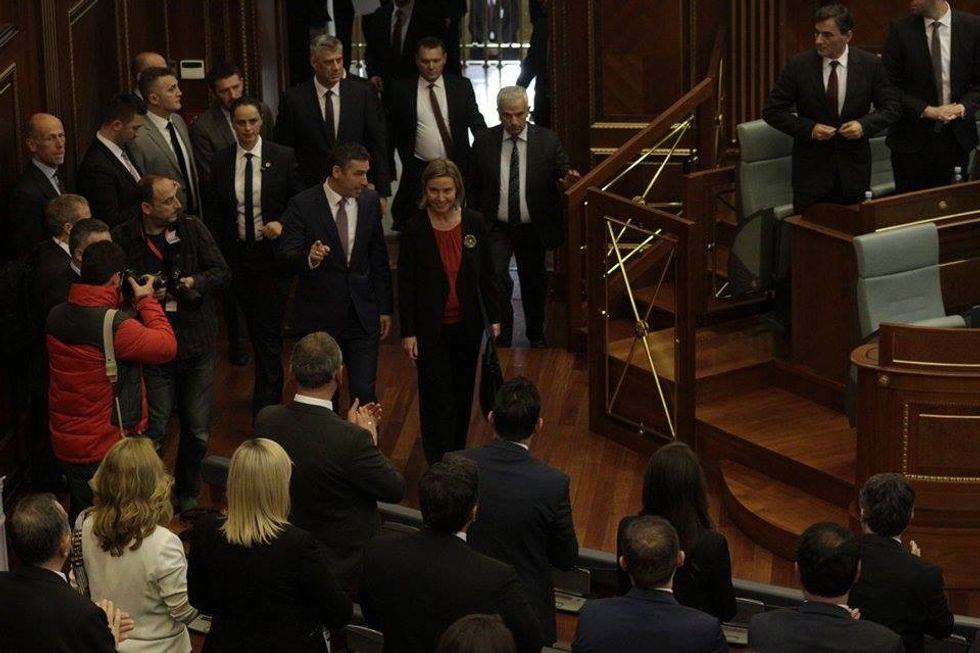 mogerini opozita 2