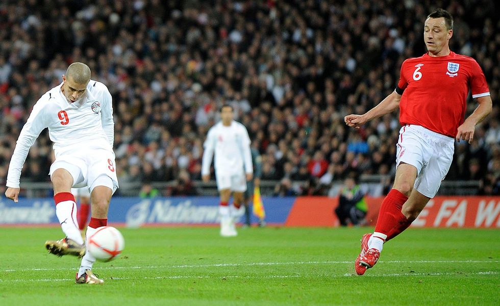 Mohamed Zidan shënon për Egjiptin kundër Anglisë në vitin 2010