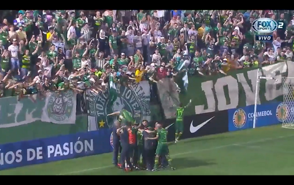 Momenti që sot është dhimbje për të gjithë dashamirët e futbollit! Finalja e cila çoi te tragjedia!