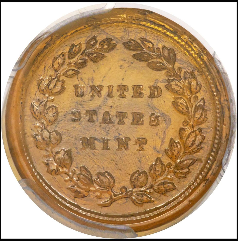 Monedha nga xhami e prodhuar gjatë Luftës së Dytë Botërore shitet per shume marramendese foto 2