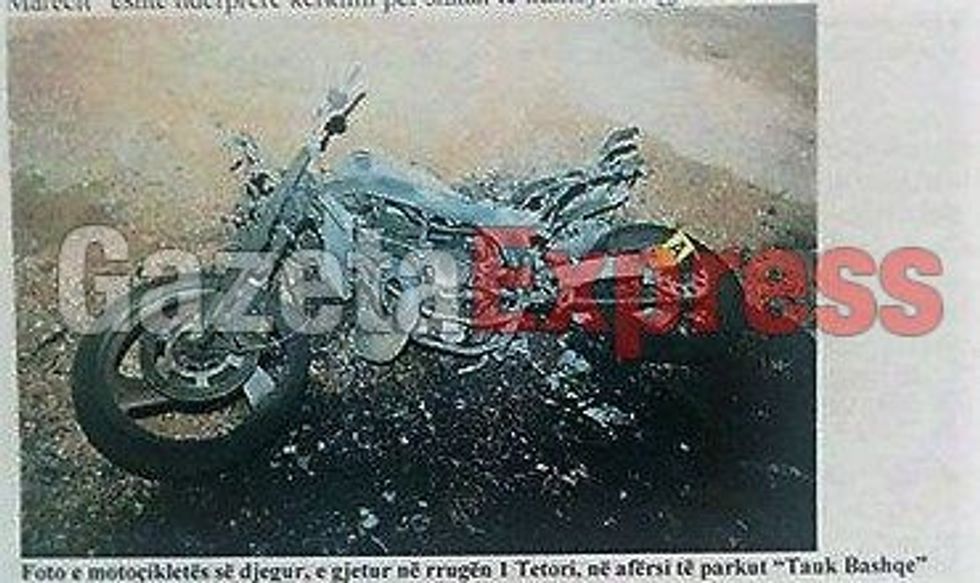 Motoçikleta e djegur pas sulmit në Kuvend