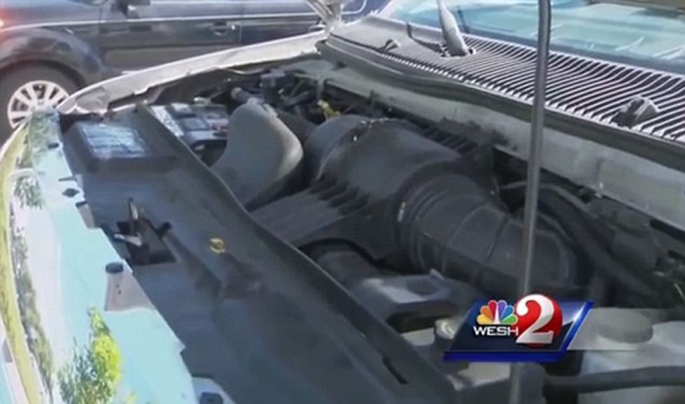 Motori i Porsche Cayenne ka leshuar gazra qe kane qene ftale per shoferen dhe vajzen e saj foto 5