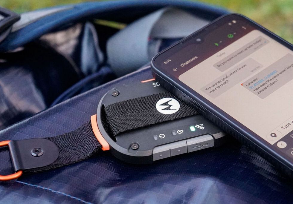 Motorola Defy Satellite Link is finally available in the US, works with any iPhone or Android