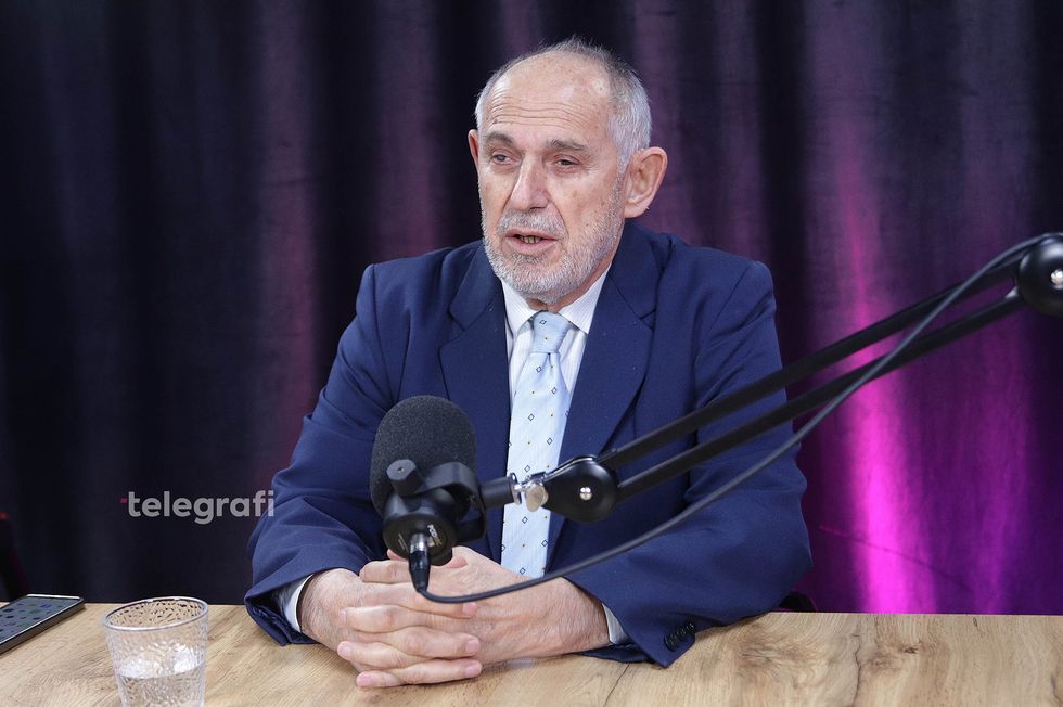 Muhamet Mustafa n\u00eb "P\u00ebrballje Podcast"