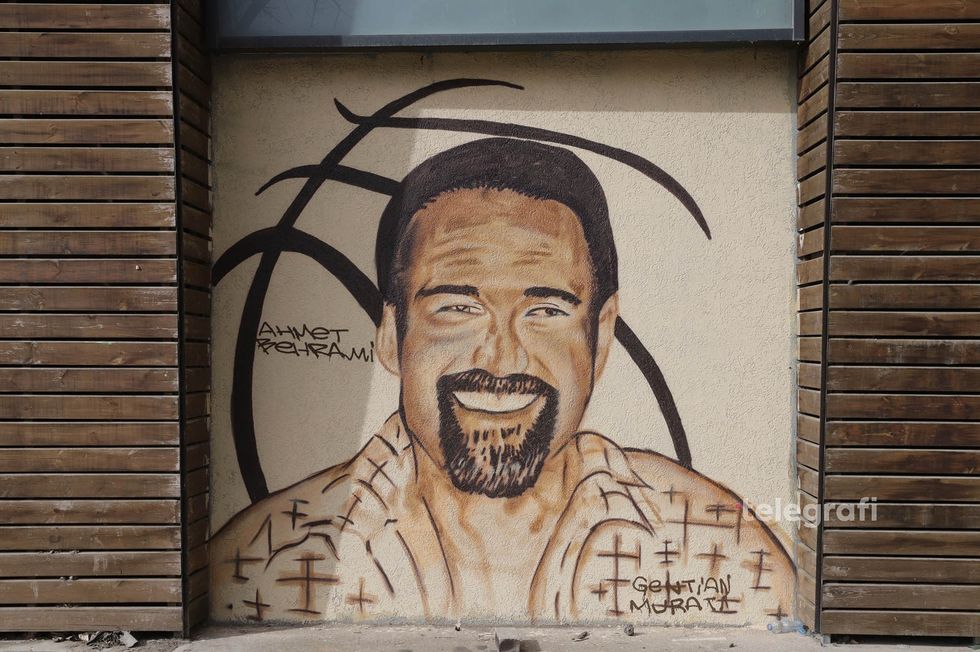 Muralet ne muret e palestres sportive Mitrovice Figurat ikonike te kultures e sportit foto Ridvan Slivova 11