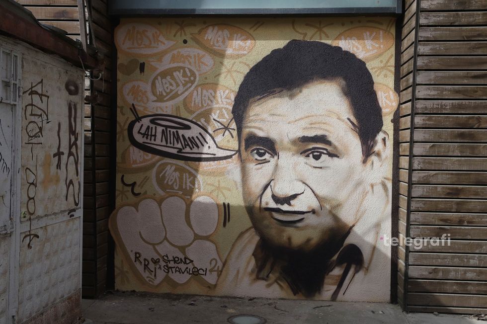 Muralet ne muret e palestres sportive Mitrovice Figurat ikonike te kultures e sportit foto Ridvan Slivova 9