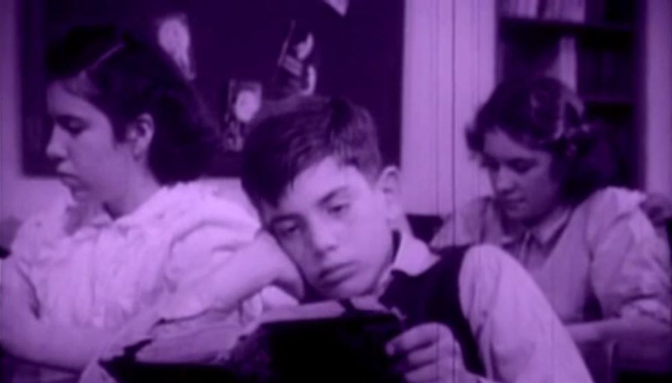 MV5BN2EzNTM1YjEtMDM2NC00NmZlLTk4N