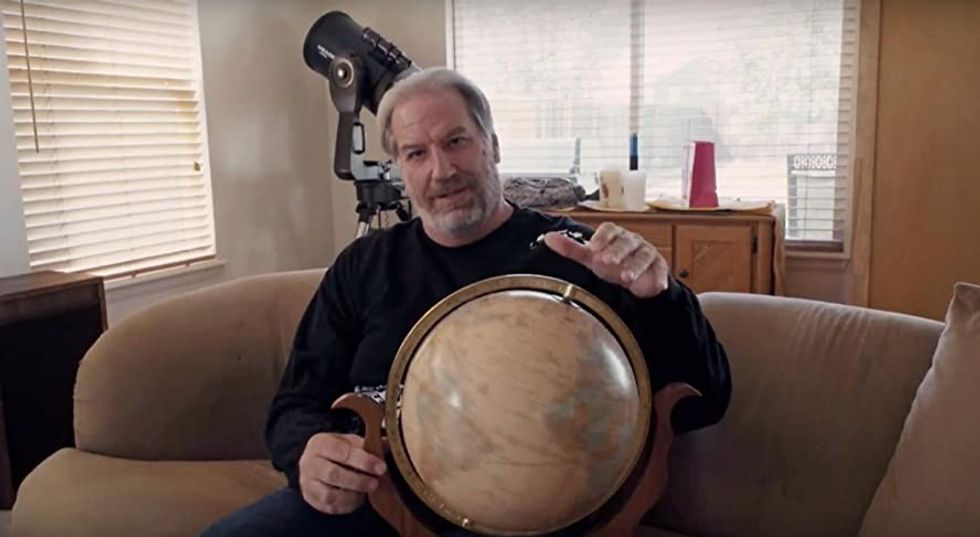 MV5BZGNkMzJlNzktNTE3NC00NDJiLWI2ZGEtM2FkZTQ3NDIzM2Q5XkEyXkFqcGdeQXVyNjUxMjc1OTM@. V1 SX888 CR00888487 AL