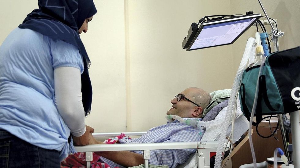 NA25 FEB Helping Hand