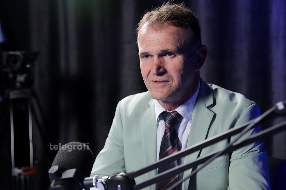 Naim Uka, profesor i Mjek\u00ebsi\u00eb Ligjore