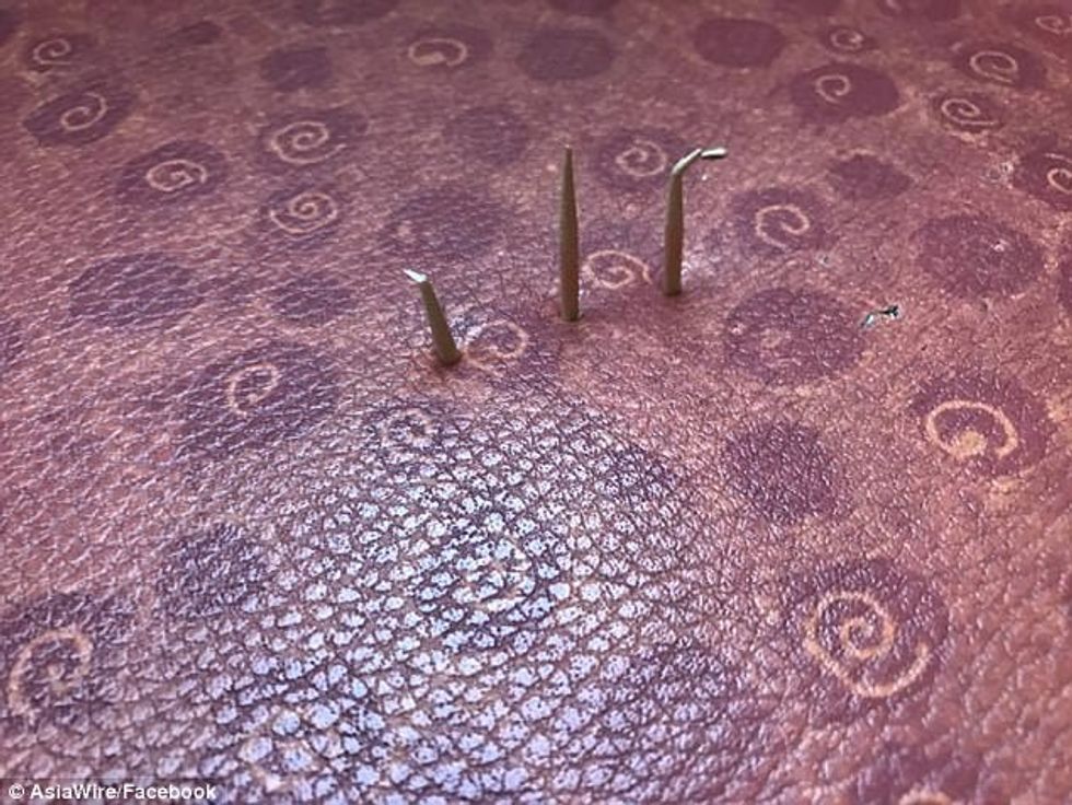 Ndalohet i moshuari që vendoste kruese dhëmbësh në ulëset e autobusëve foto 3