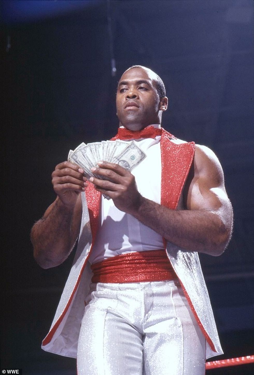 Ndërsa ishte në WCW, Virgil e ndryshoi emrin e tij në Vincent, një shenjë për pronarin e WWE Vince McMahon