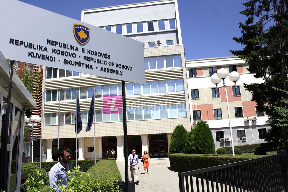 Ndertesa e kuvendit te kososves foto ridvan slivova