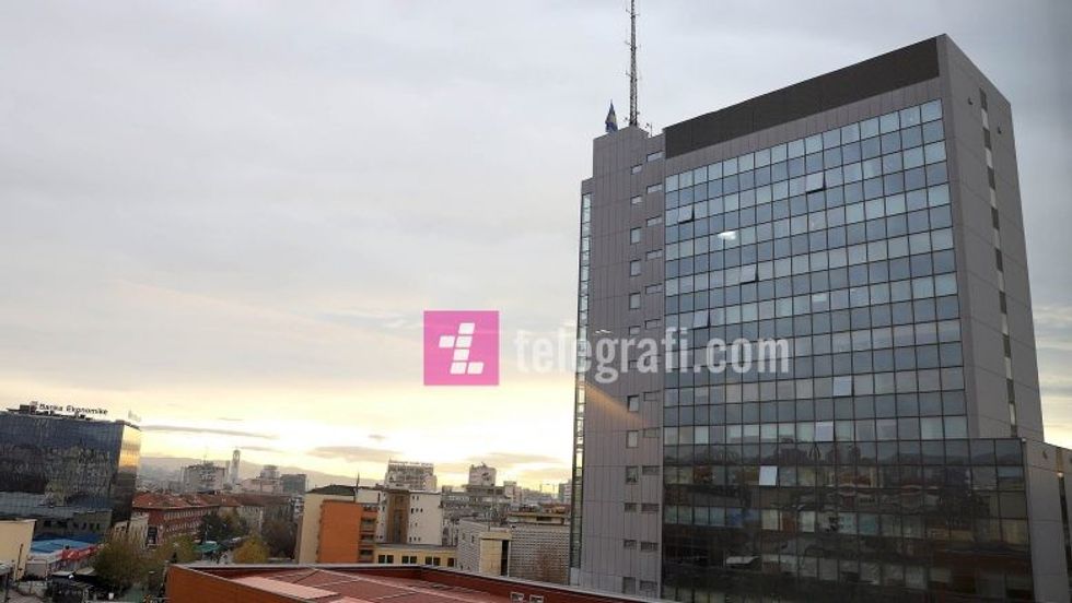 Ndertesa e qeverise 2 dhjetor foto Ridvan Slivova 1