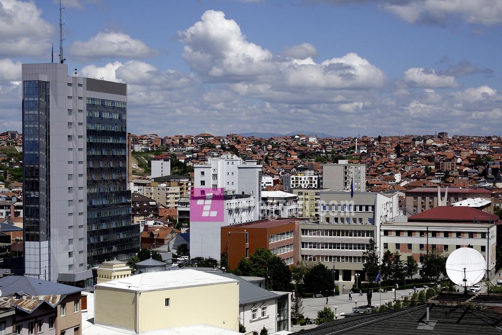 ndertesa e qeverise dhe e kuvendit foto Ridvan Slivova