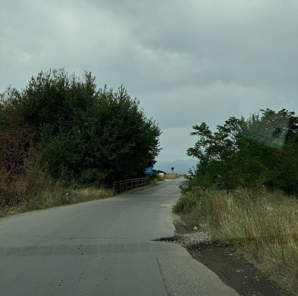 Ndreqe.com Grope ne rrugen Nikolle Kacorri 2.3