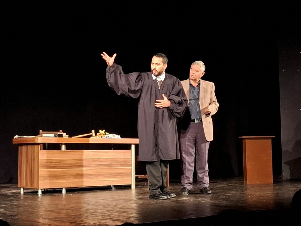 ne kerkim teatri rom pz scaled