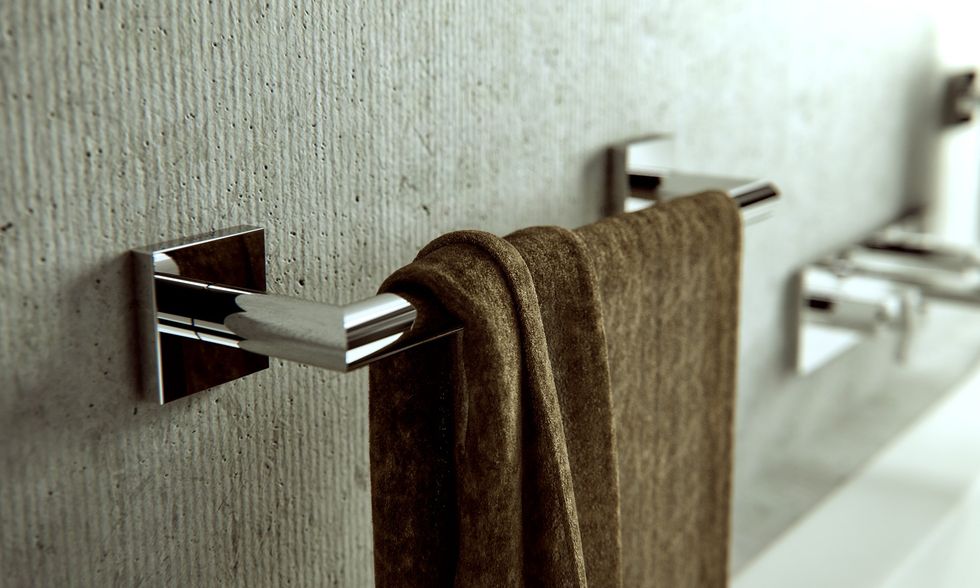 Nelio close up towel rail