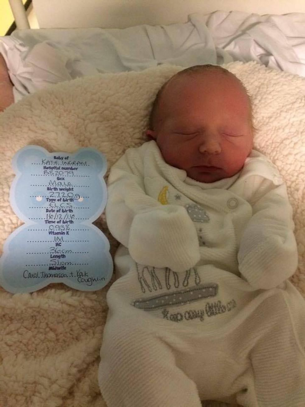 Nëna e shokuar që lindi djalë kater kontrolle ne dy shtete i kishin thene se eshte vajze foto 2