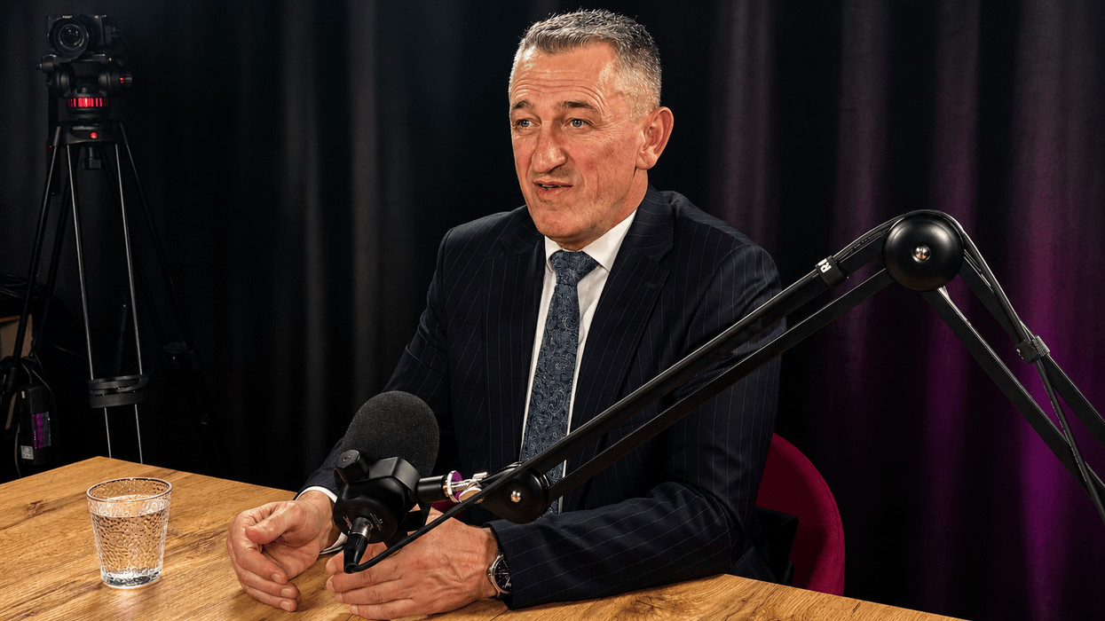 Rashiq: I njoftova ambasadat për presionin e Beogradit ndaj serbëve që nuk e përkrahin Listën serbe, por nuk mora përgjigje