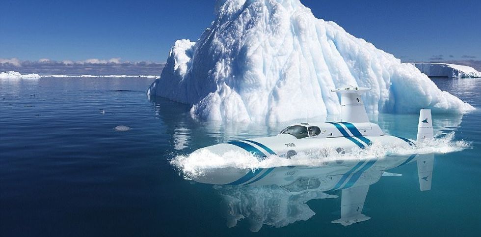 Nëndetësja luksoze për 20 persona qe mund te zhytet deri ne 500 metra thellesei foto 10