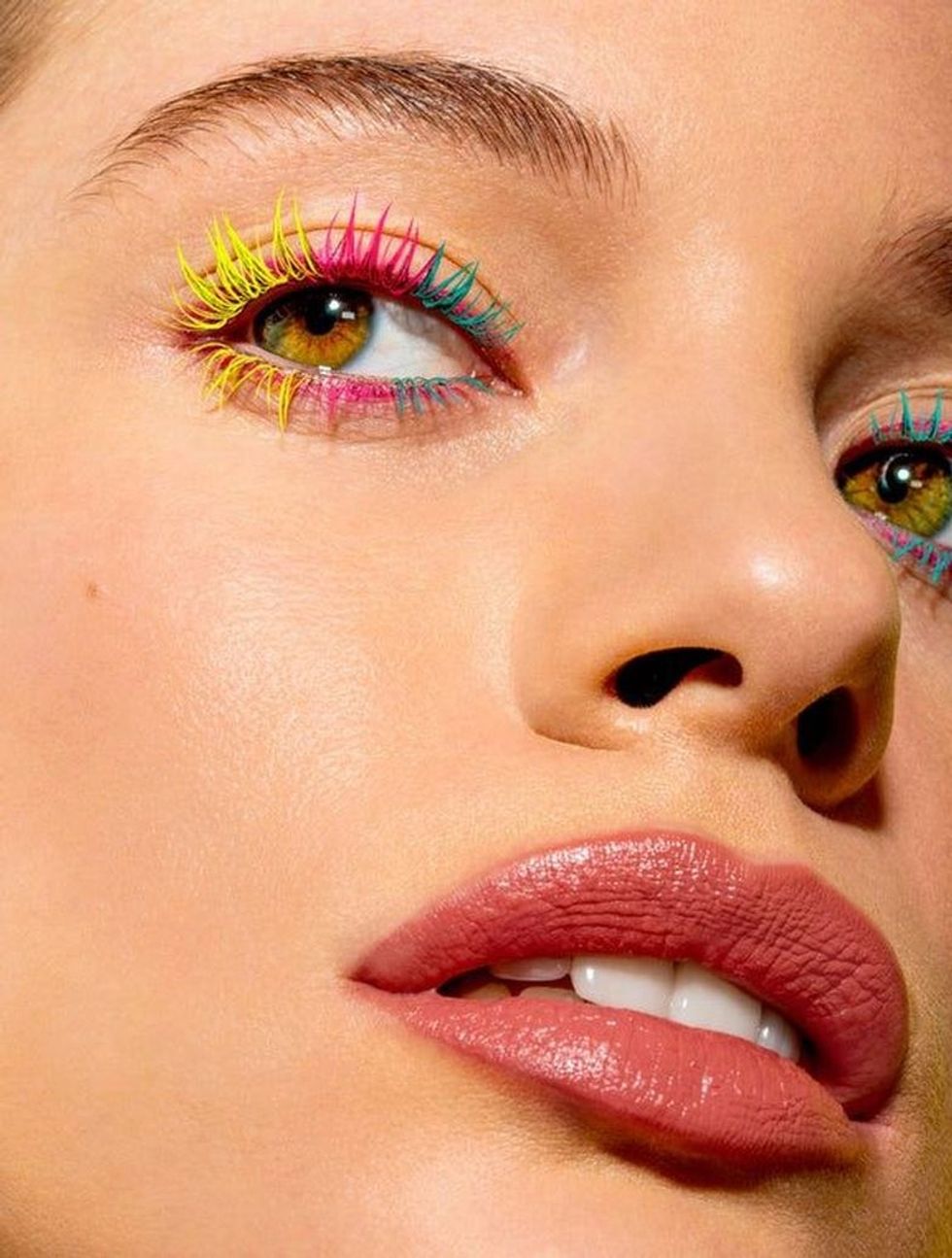 Nese ke sy ne ngjyre blu