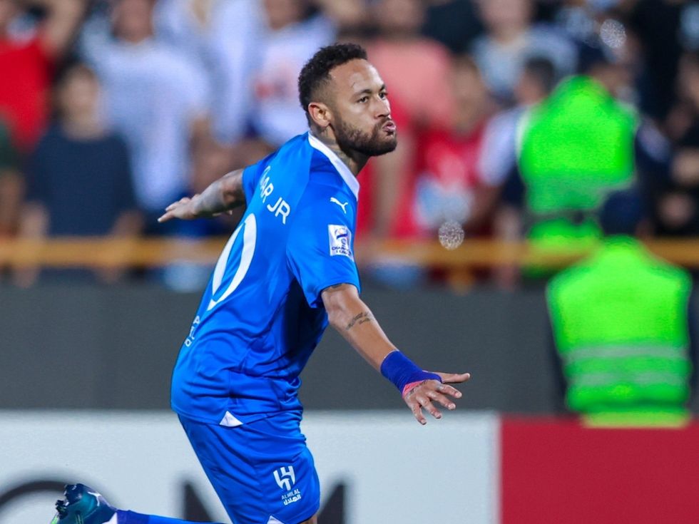 neymar comemora seu primeiro gol com a camisa do al hilal 1696355937073 v2